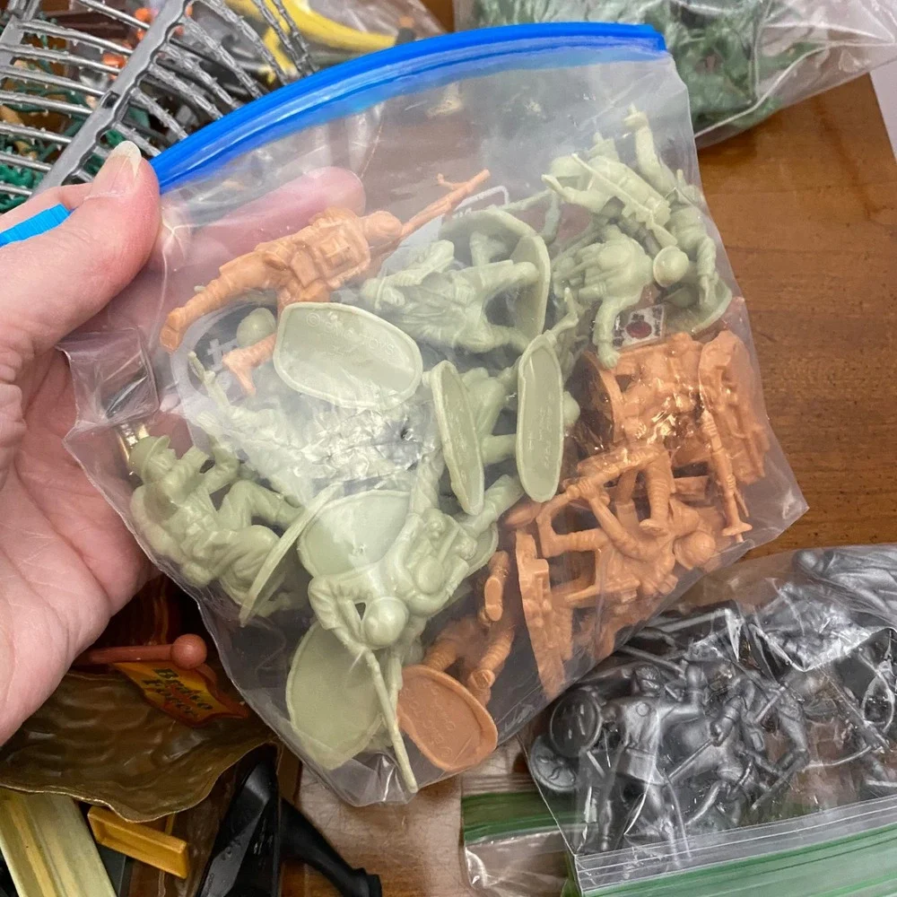Vintage Plastic Green Army Men Toy Soldier Figures Huge Lot Vehicles Accessories
